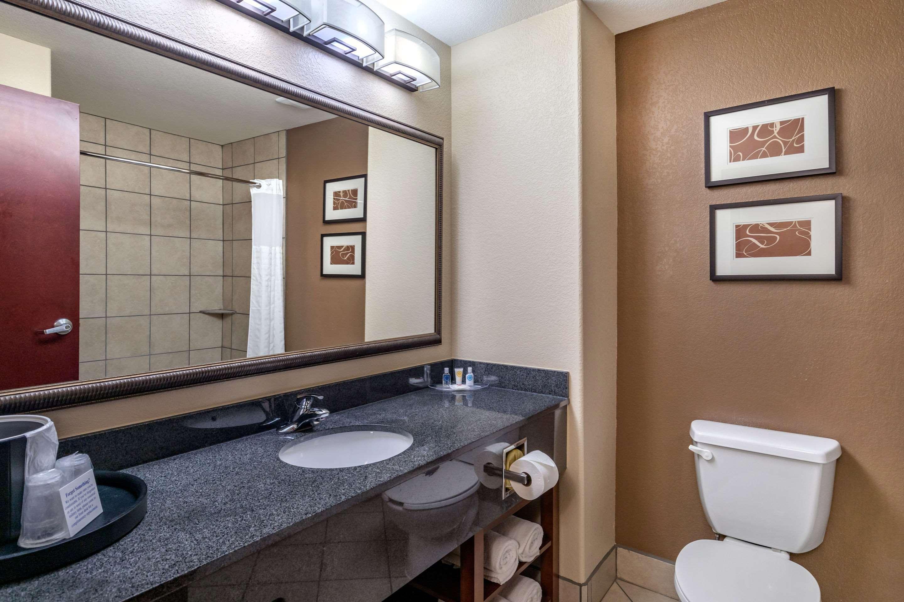Comfort Suites Ennis Kültér fotó