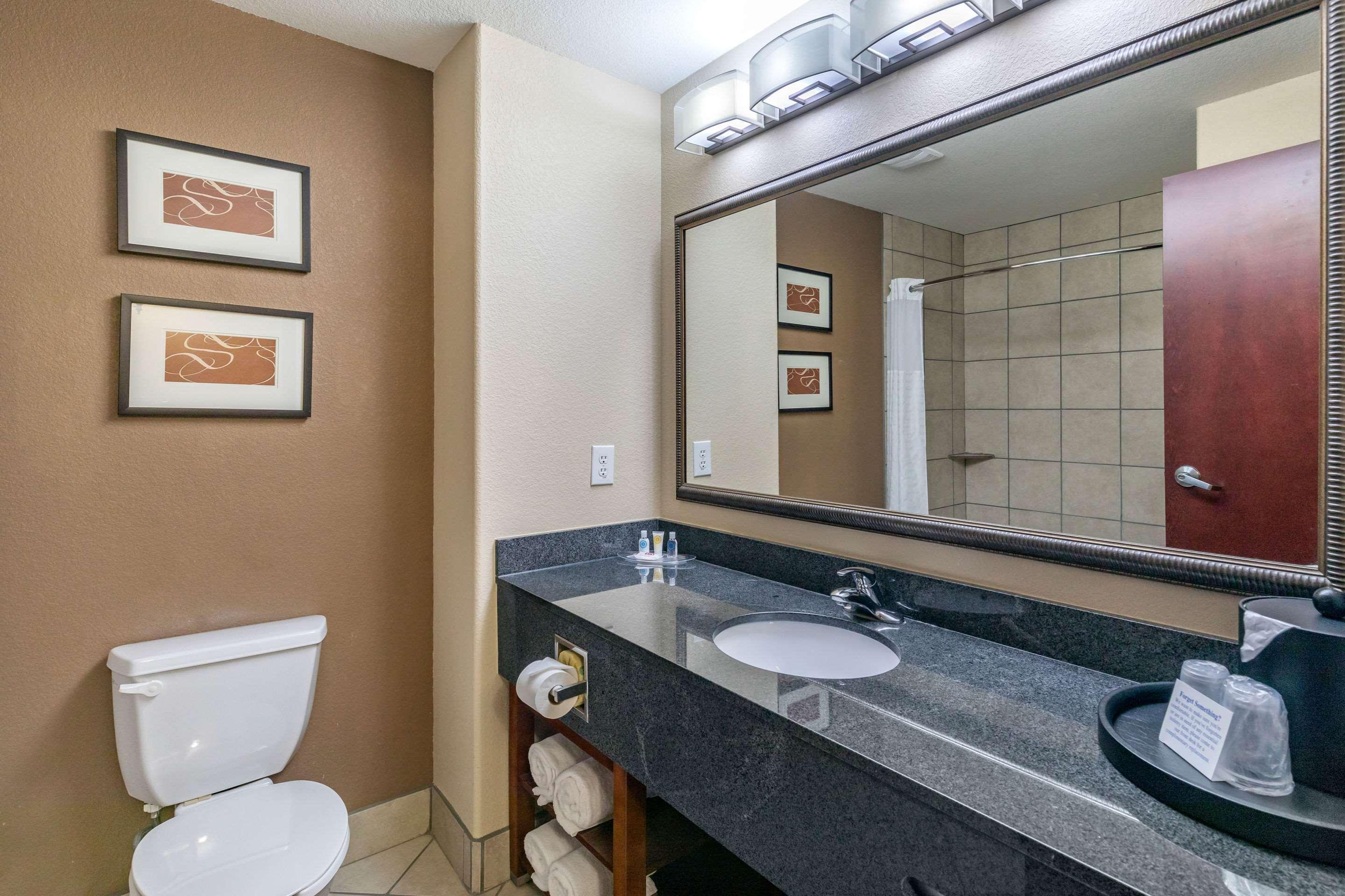 Comfort Suites Ennis Kültér fotó