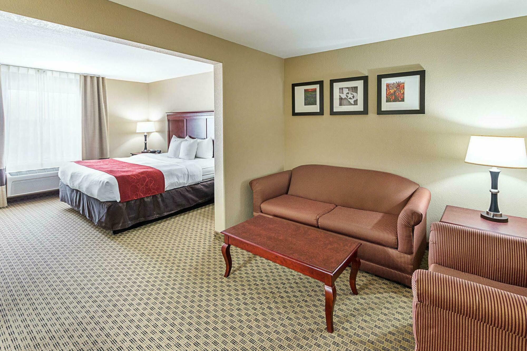 Comfort Suites Ennis Kültér fotó